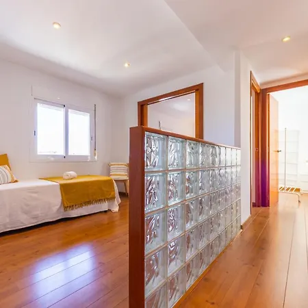Apartment Wooow!!! Atic Centric Amb Terrassa